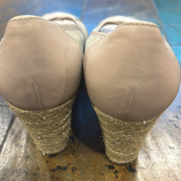 Geox Respira tan wedges
Size 7 - Picture 2 of 13